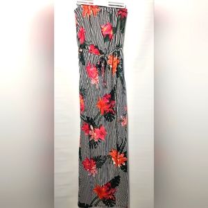 Strapless lined and flowered pattern dress
